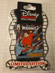 Disney DSF DSSH Incredibles 2 C4 Pixar Mr Incredibles Comic Cover Le Pin