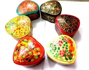 Royal Handpainted Heart Trinket Box 3" Ring Jewelry Paper Mache Valentine Gifts