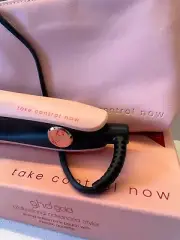 GHD Gold Hair Straightener in Pink Peach