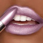 lipstick with a pearlescent shade, long-lasting matte