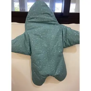 【BabyBites 鯊魚咬一口】西班牙設計 100% 純棉手工嬰兒睡袋 防踢被 包巾-星空海星寶石綠(標準版)