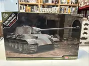 Academy 1/35 Pz.Kpfw. V Panther Ausf.G "Last Production" Plastic Model Kit 13523