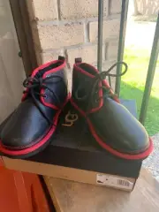 NIB UGG Neumel Leather PlushWool Lace Up Ankle Chukka Boots Men Size 8 Black Red