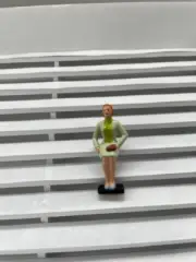 F1044 - Greenhills Scalextric Carrera Seated Female Spectator 1.32 Scale Hand Pa