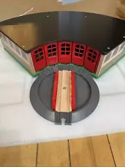 BRIO World - 33736 Grand Roundhouse - Ultimate Train Set Accessory For 5 Trains
