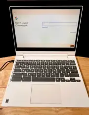 Lenovo Chromebook C330 [4GB/32GB] [C330-81HY] [2-in-1 Device] [Used / Tested]