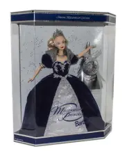 Barbie 24154 MIB 2000 Holiday Millennium Princess Glitter Background