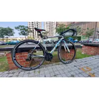 在飛比找蝦皮購物優惠-輕量碳纖維公路車 shimano105變速