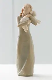 Willow Tree Figurine Peace on Earth Embrace of Peace By Susan Lordi 26104