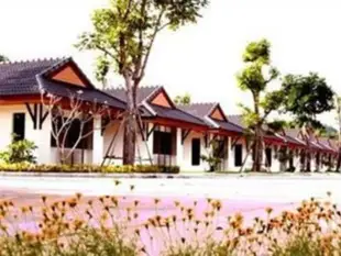 邦拉克度假村Bangrak Resort