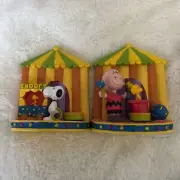 Snoopy and Friends Peanuts Charlie Brown Woodstock Circus Stage Bookends Scarce