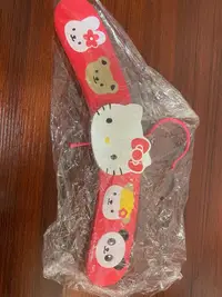 在飛比找Yahoo!奇摩拍賣優惠-孤品絕版hellokitty凱蒂貓 中古kitty木質衣架