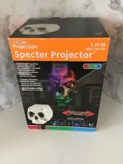 NEW Halloween Led Spotlight specter Projector -6 different Slides