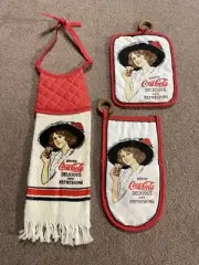 1984 Delicious Refreshing Coca-Cola Potholder Kitchen Oven Mitt Towel Set 3 Pc