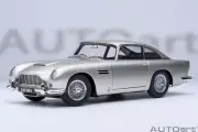 AUTOart 70287 1:18 Aston Martin DB5, Birch Silver, 1964 (composite model/full op