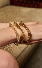 [Eden Presley] Knock on Wood Bangle