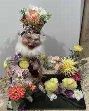 NEW MARK ROBERTS EASTER EGG PAINTER ELF SCENE MEDIUM 51-23114 ~ #84/200 NO BOX