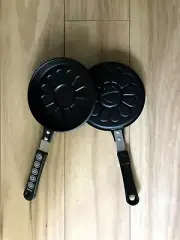 Black Takashi Murakami Pancake Frying Pan Flower Design