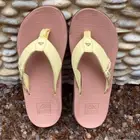 NWT New Reef Pale Yellow Santa Ana Sandals/Flip Flops Size 7 Beach Summer