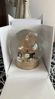 CHANEL Snow Globe No.5 Coco Mark Gift Box VIP Limited Novelty Gold 2023