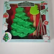 Handstand Kitchen Holiday Christmas Tree 3 Piece Cake Making Set New