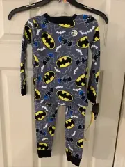 Batman Print Boy's Two-Piece Long Sleeve Top & Pants Pajama Set - Size: 4