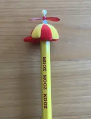 Vtg 1980s ZOOM Fuzzy Spinning Pinwheel Propeller Hat Tweedle Dee Pencil Topper!