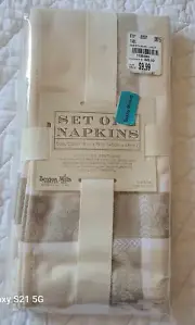 NEW Benson Mills Beige English Set Of 4 Napkins 19"X19" Luxor NIP