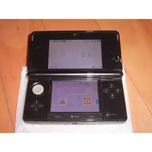 3DS 潛龍諜影限定版同綑B9S主機(附變壓器/ 充電座/ 保護貼)(保固一個月)