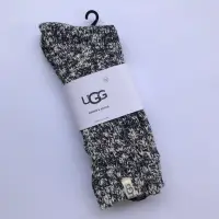 在飛比找蝦皮購物優惠-UGG 棉質中筒襪 三雙一組帽子款