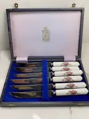 CHELSEA ROSE KIRK&MATZ ABBEYDALE ENGLAND FINE BONE CHINA SET OF STEAK KNIVES.