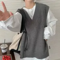 在飛比找momo購物網優惠-【D.studio】韓版寬鬆V領開叉針織背心(毛衣 針織上衣