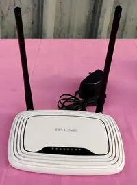 在飛比找Yahoo!奇摩拍賣優惠-TP-Link TL-WR841N 300Mbps 無線網路