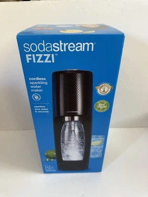 SodaStream Fizzi Sparkling Water/Soda Maker Starter Pack Black BRAND NEW