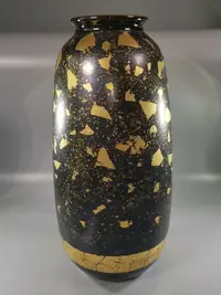 在飛比找樂天市場購物網優惠-日本 九谷燒金箔繪名家 九谷明山作 撒金箔工藝花瓶一只，黑色