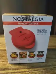 Nostalgia My Mini MyMini Griddle 5" Cooking Surface. Brand New Sealed RED