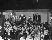 Bendigo Victoria 1910 - Men and women at a dinner in a hall which - Old Photo