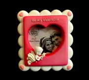 NIB Precious Moments Cherub Heart Shaped Valentine Be Mine Photo Frame 734001