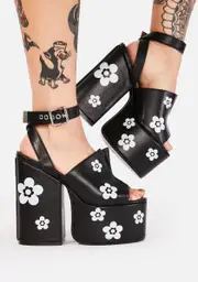 [Lamoda] Dancing Queen Chunky Platform Heels