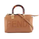 【FENDI 芬迪】BY THE WAY LOGO 壓印皮革迷你二用波士頓包(棕色)