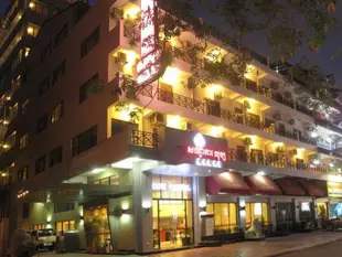 豪華河畔公寓飯店Lux Riverside Hotel and Apartment