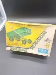 1/25 JOHN DEERE BARGE WAGON PLASTIC MODEL KIT w/CELLOPHANE NIB 1974 vintage
