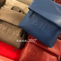 在飛比找蝦皮購物優惠-美國正品代購 DKNY 紅色中型後背包 拉鍊後背包 駝色 藍