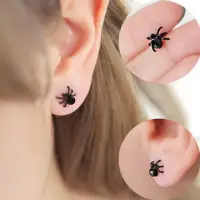 在飛比找蝦皮購物優惠-歐美小眾設計立體黑色小蜘蛛耳環個性耳環情侶時尚簡約耳環耳飾品