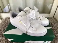 在飛比找Yahoo!奇摩拍賣優惠-PUMA BASKET HEART PATENT 蝴蝶結鞋 