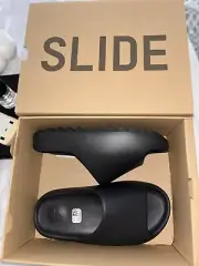 adidas Yeezy Slide Onyx - Size 7