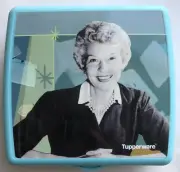 New Tupperware Aqua Sandwich Keeper Brownie Wise Logo * Consultant Award * New