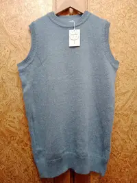 在飛比找Yahoo!奇摩拍賣優惠-全新【唯美良品】MISS SUMEY 藍色中長版針織上衣~ 