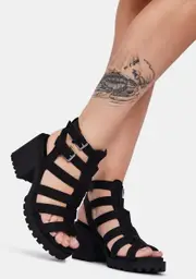 [Dirty Laundry] Fun Stuff Sandals