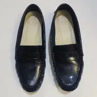在飛比找Yahoo!奇摩拍賣優惠-TRAVELFOX 旅狐漆皮牛皮黑色休閒鞋樂福鞋